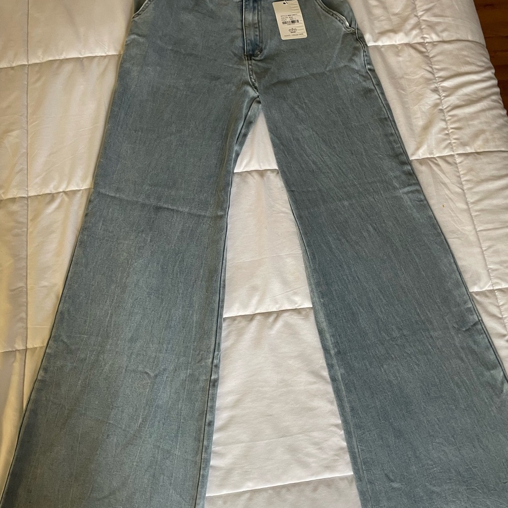 High Rise Blue Jeans with Flared Leg